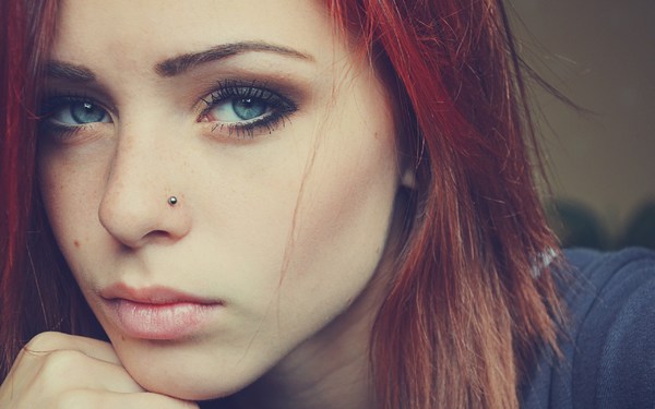redhead-girl-piercing-1.jpg