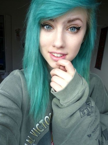 Turquoise-Hair.jpg