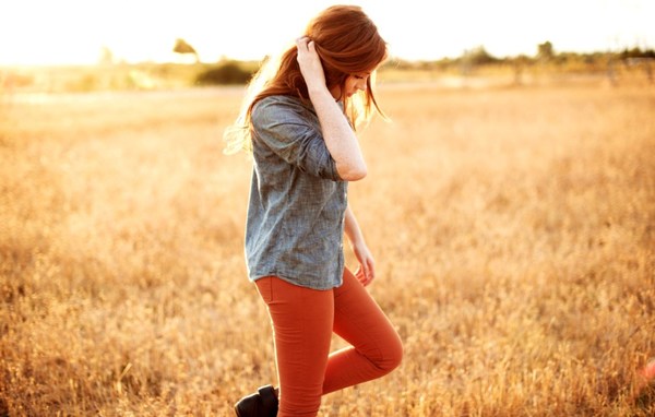 girl-redhead-summer-field-mood-hd-wallpaper-free-high-definition.jpg