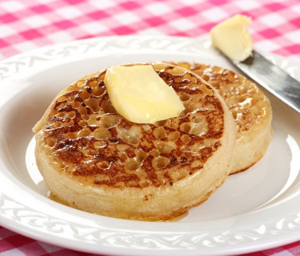 Crumpets-pikelets.jpg