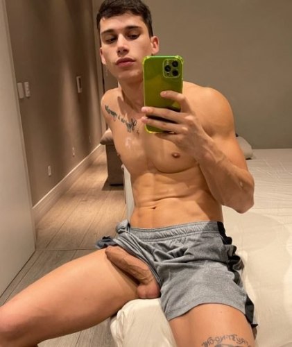 sexy-guy-with-his-dick-out-463x550.thumb.jpg.9233d47e1266c3b9ea76a4fc93b74311.jpg